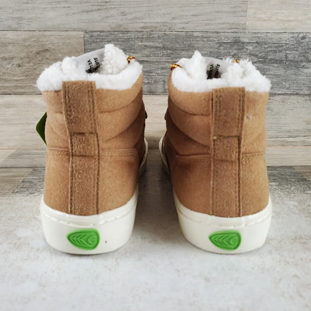 Cariuma Caturi Boots Mens 7.5 / Womens 9 Camel Suede Ivory Logo High Top Lace Up